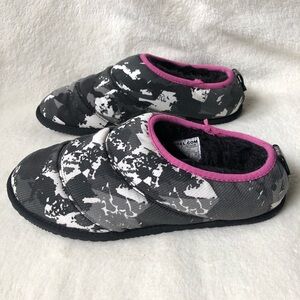 Sorel Go Bodega Run Slippers